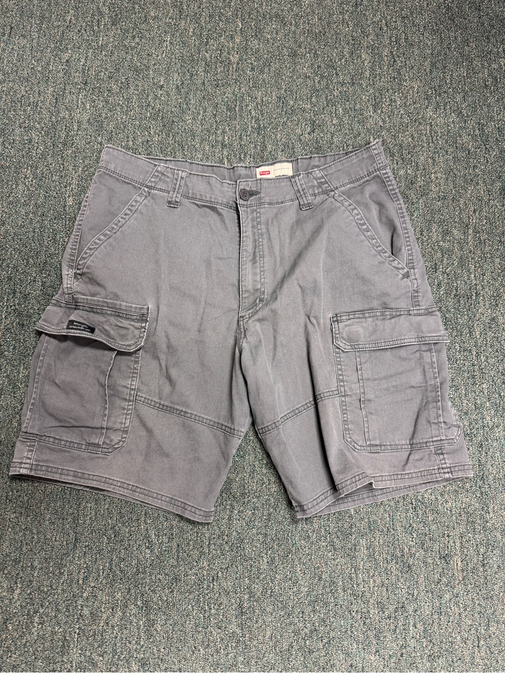 Wrangler Men’s Gray Cargo Shorts